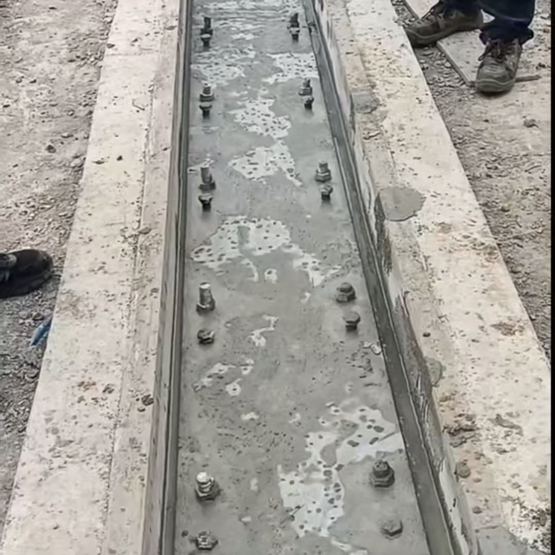 嘉峪关港口码头起重机龙门吊重型机械设备稳固用早强快凝轨道胶泥